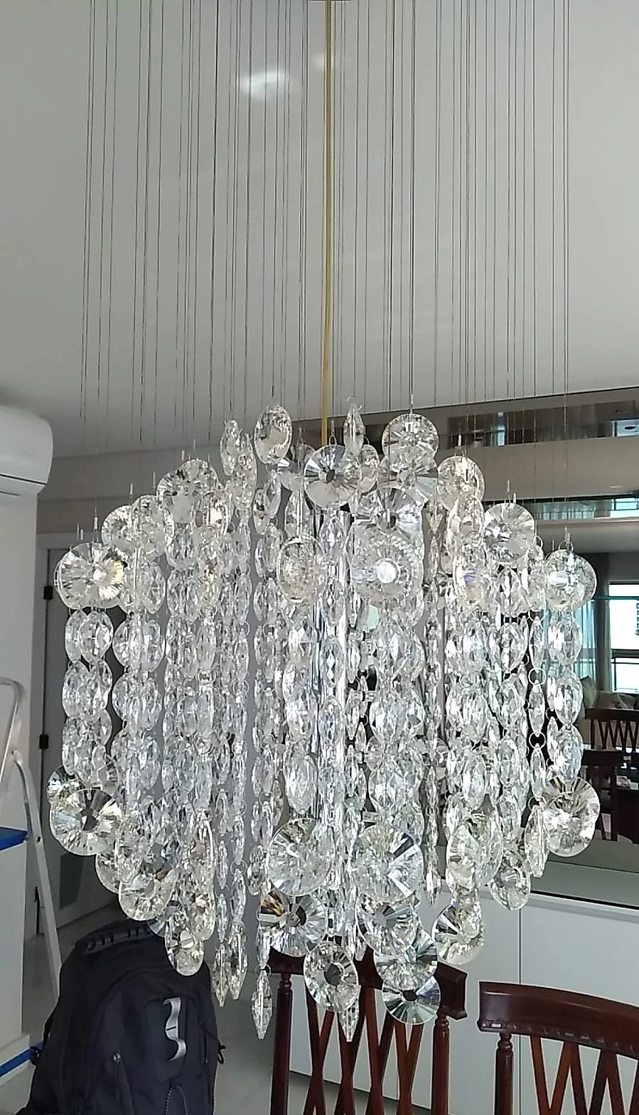Pendente decorativo revigorado com reflexo cristalino