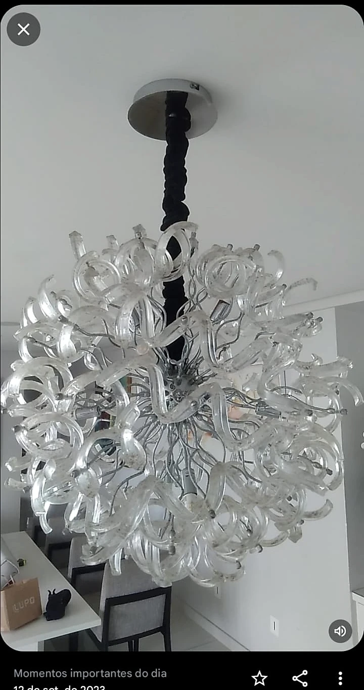 Lustre decorativo antes do polimento artesanal