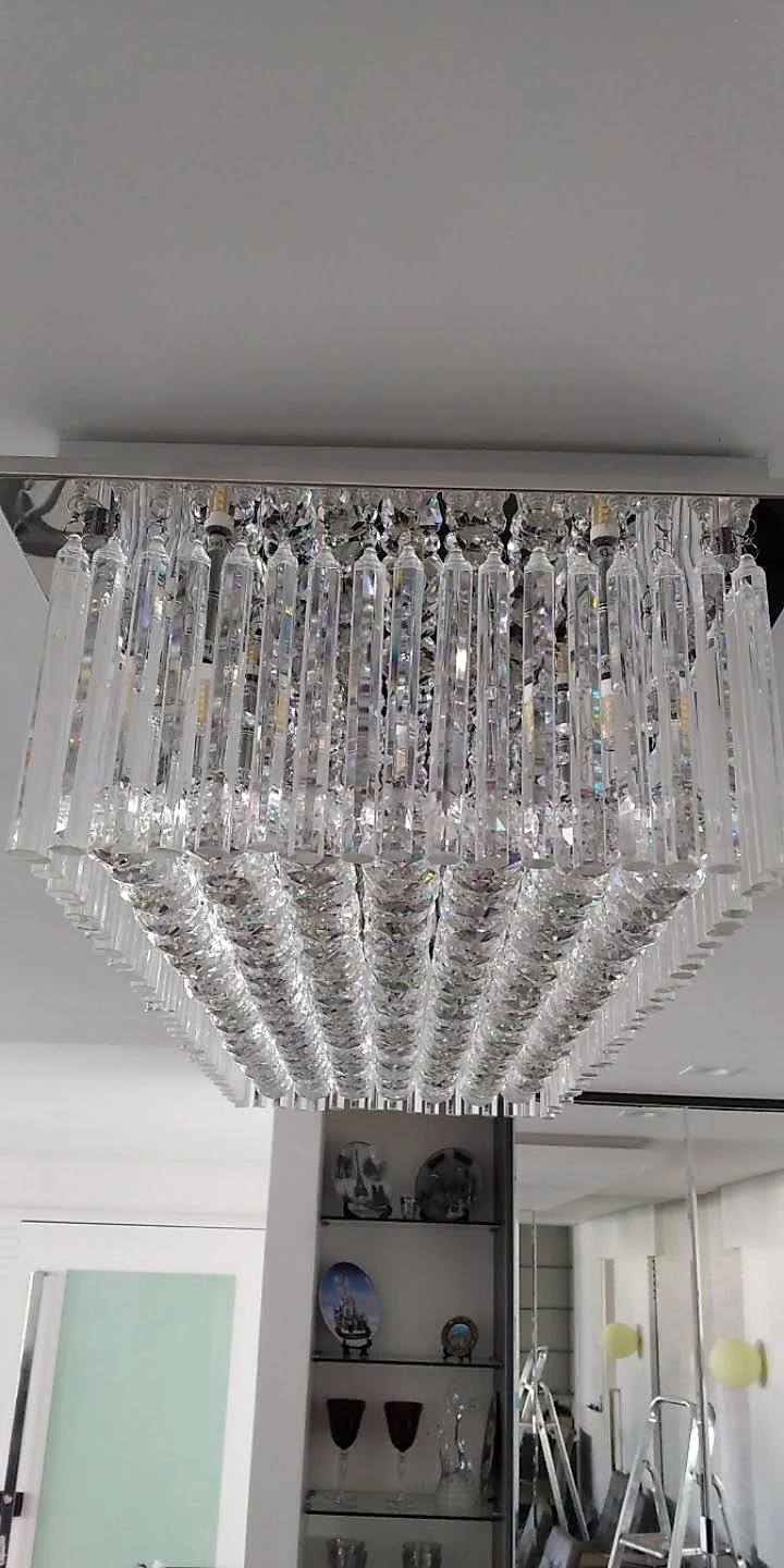 Lustre de cristal sobrepor com máxima transparência e elegância